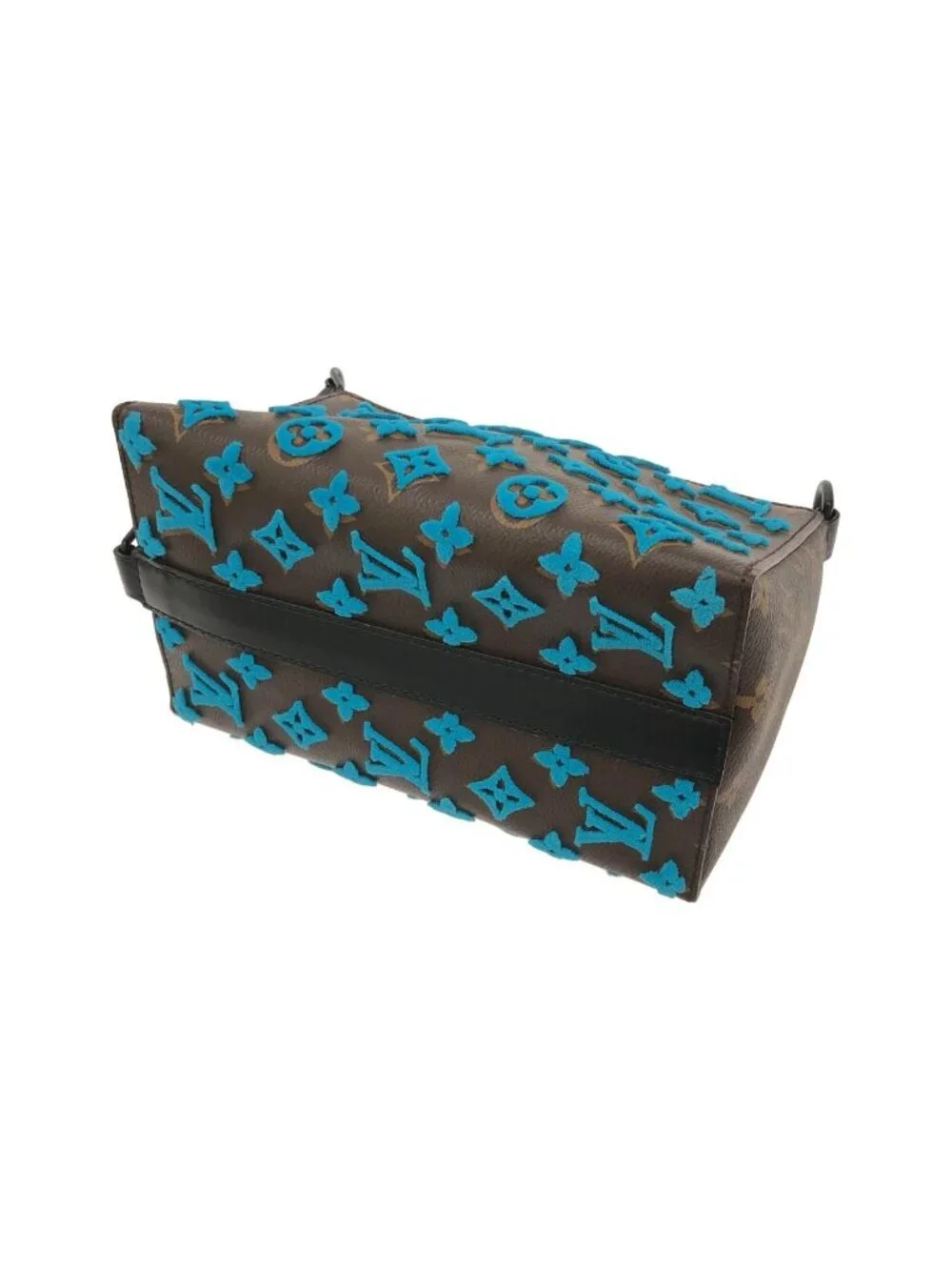 Louis Vuitton Monogram Tufting Triangle Messenger Shoulder